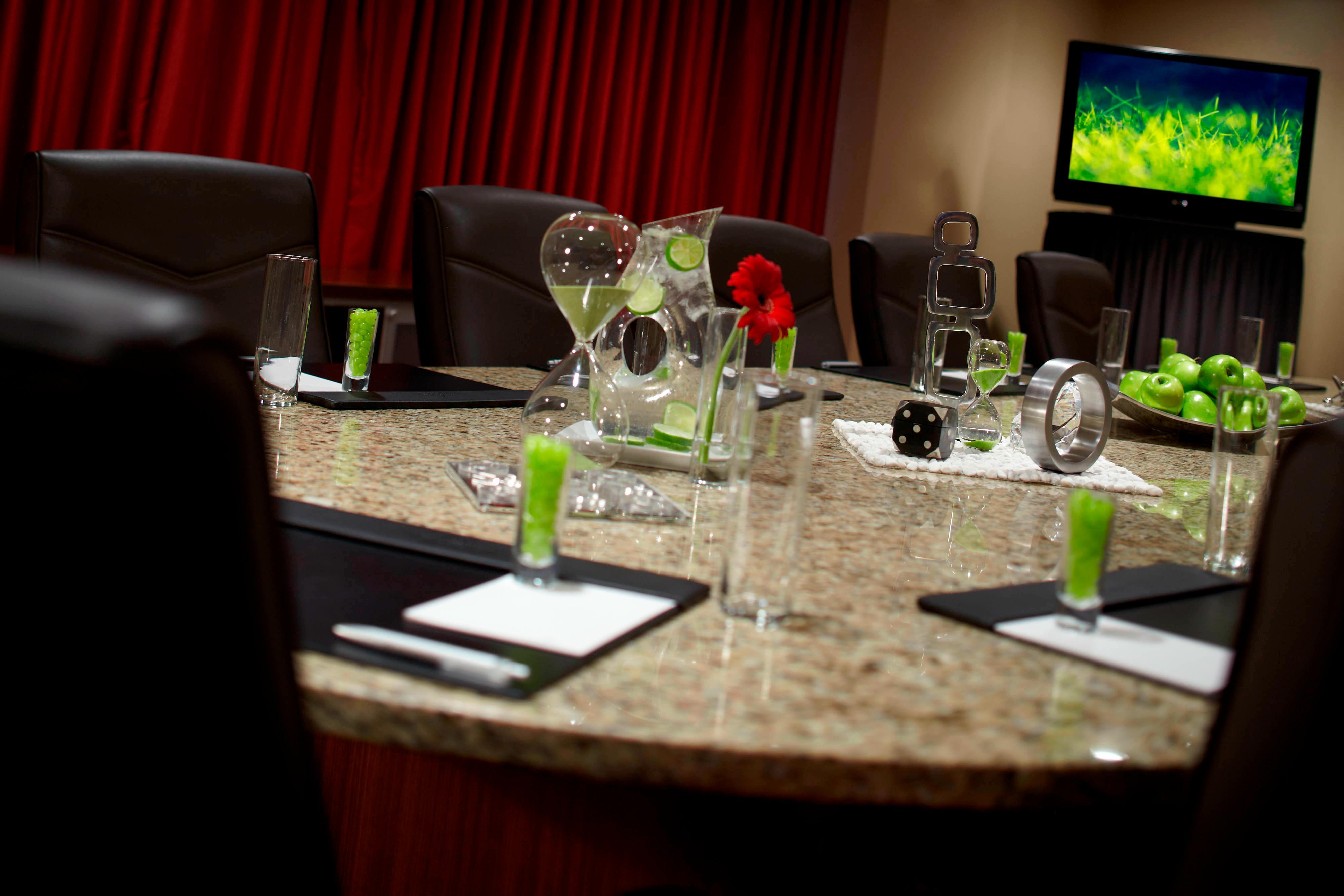 Renaissance Indianapolis North Hotel 4*
